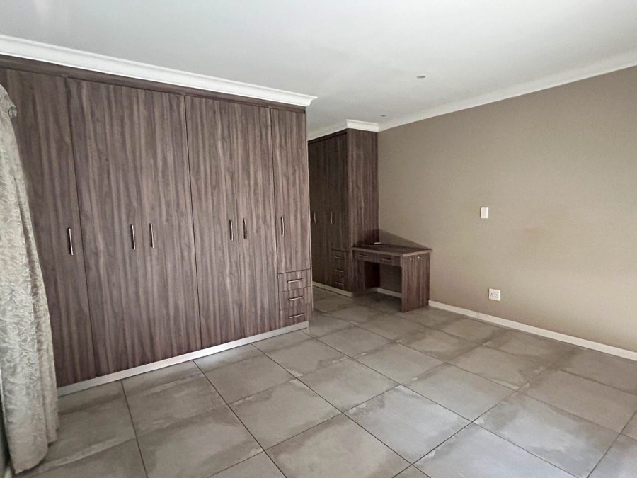 3 Bedroom Property for Sale in Van Der Hoff Park North West